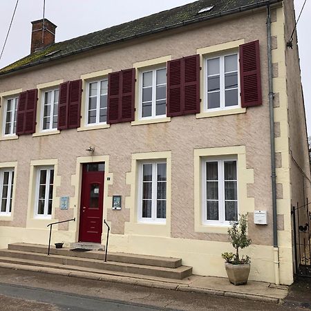 Bed and Breakfast Le Voyageur Saint-Bonnet-Tronçais Exterior foto